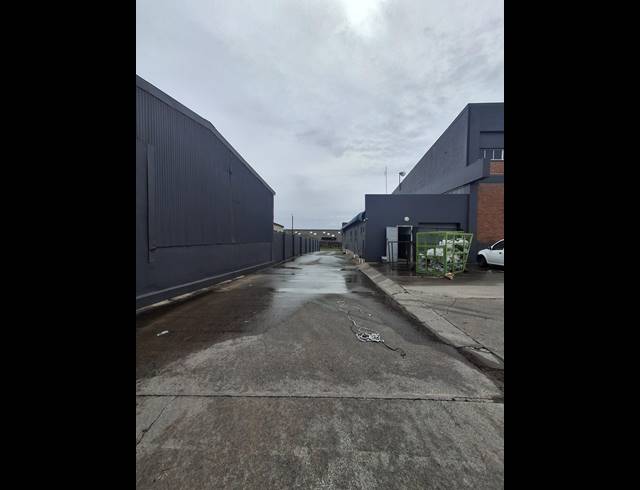 60M² STORAGE UNIT TO LET IN WOODBROOK